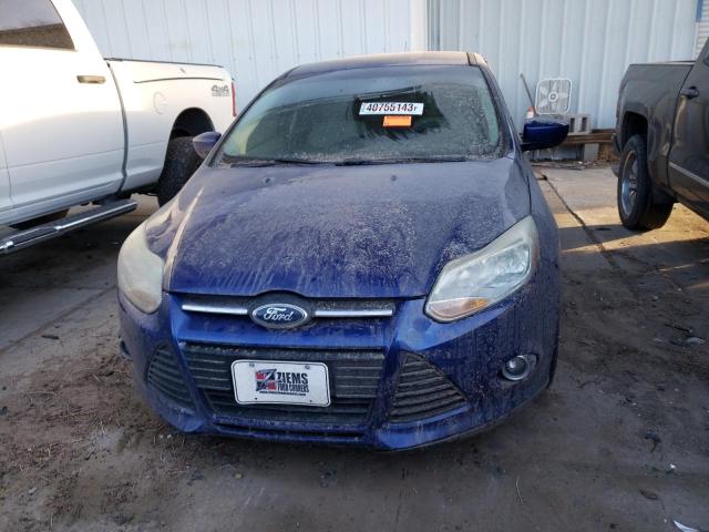 1FAHP3F24CL456178 - 2012 FORD FOCUS SE BLUE photo 5