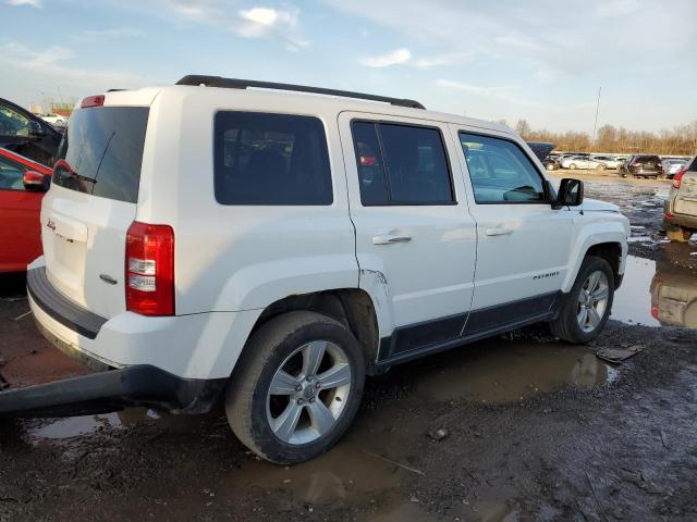 1C4NJRFB1FD412459 - 2015 JEEP PATRIOT LATITUDE WHITE photo 3