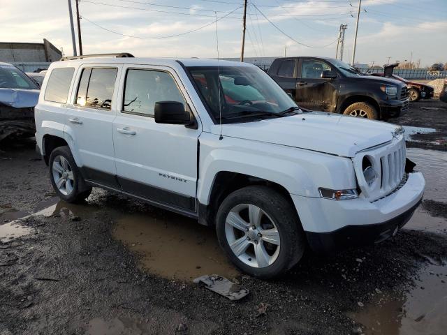 1C4NJRFB1FD412459 - 2015 JEEP PATRIOT LATITUDE WHITE photo 4