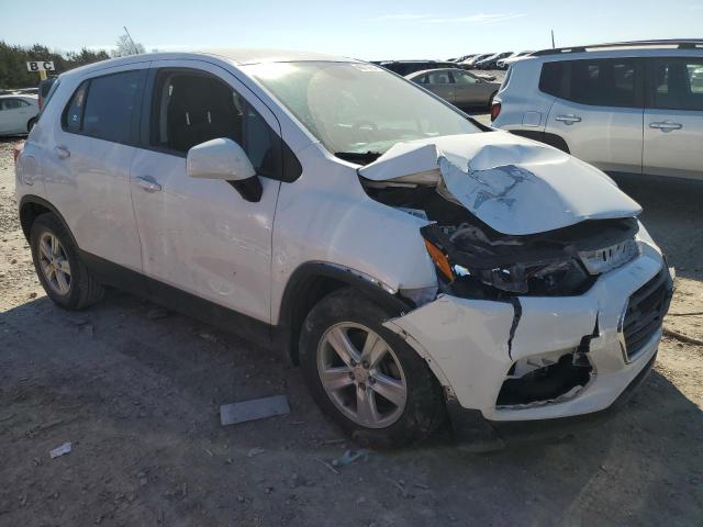 KL7CJKSB7LB049559 - 2020 CHEVROLET TRAX LS WHITE photo 4