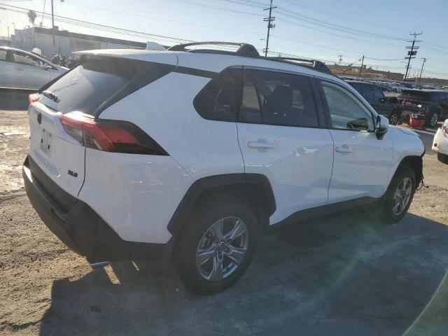 JTMW1RFVXPD105405 - 2023 TOYOTA RAV4 XLE WHITE photo 3