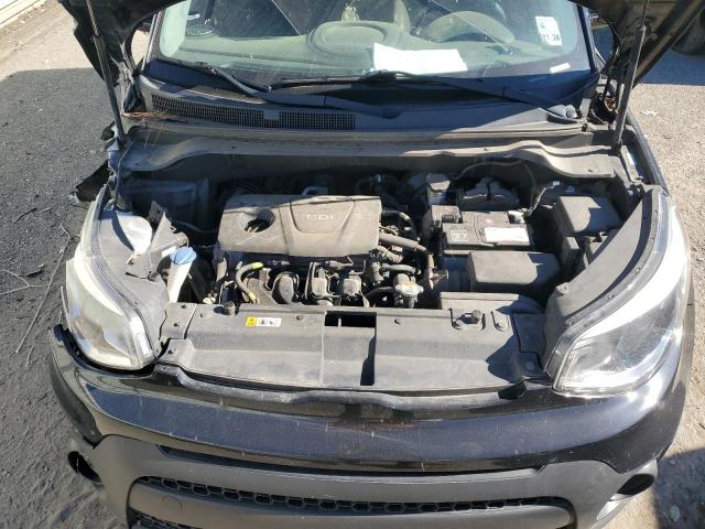 KNDJN2A25K7682739 - 2019 KIA SOUL BLACK photo 11