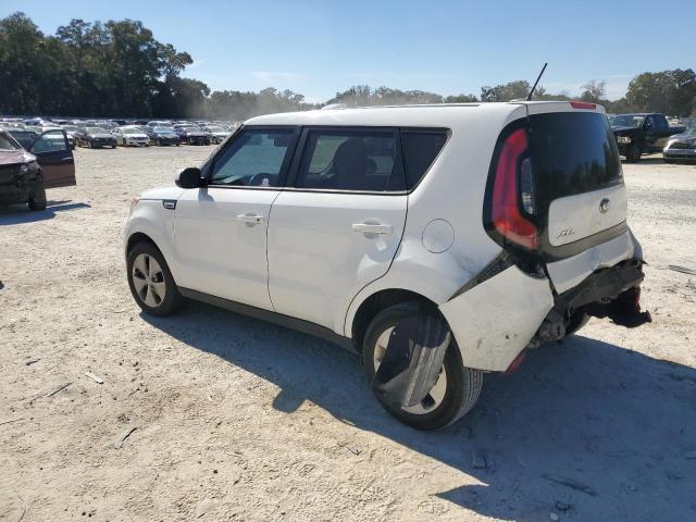 KNDJN2A25G7277469 - 2016 KIA SOUL WHITE photo 2