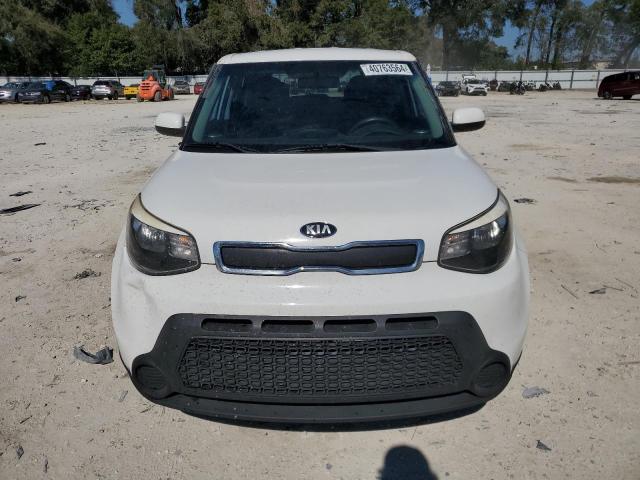 KNDJN2A25G7277469 - 2016 KIA SOUL WHITE photo 5