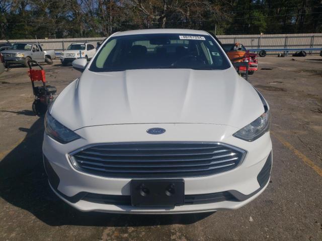 3FA6P0LU1KR180960 - 2019 FORD FUSION SE WHITE photo 5