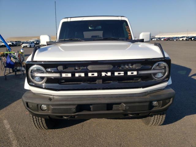 1FMDE5BH8NLB15725 - 2022 FORD BRONCO BASE WHITE photo 5