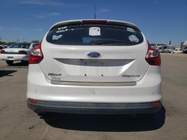 1FADP3N29DL211359 - 2013 FORD FOCUS TITANIUM WHITE photo 6