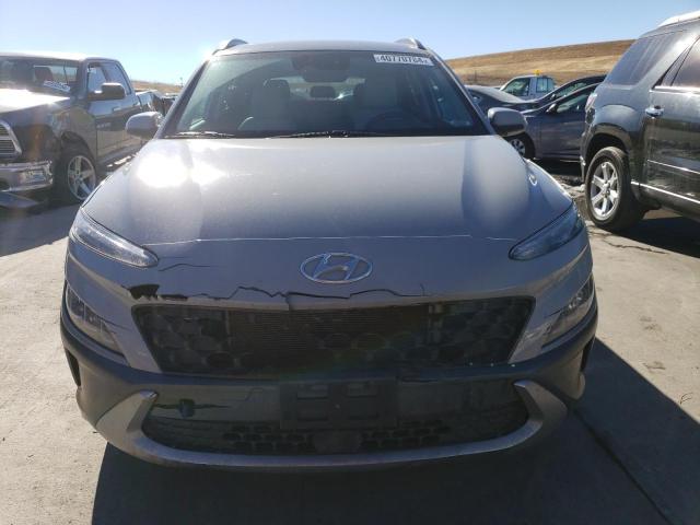 KM8K5CA36NU874756 - 2022 HYUNDAI KONA LIMITED GRAY photo 5