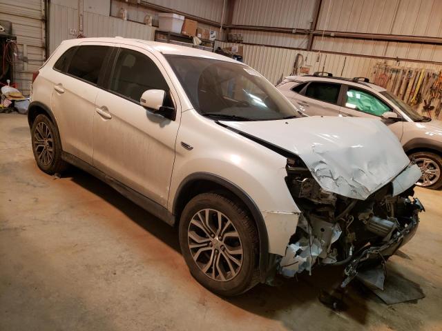 JA4AP3AU4JU022106 - 2018 MITSUBISHI OUTLANDER ES WHITE photo 4