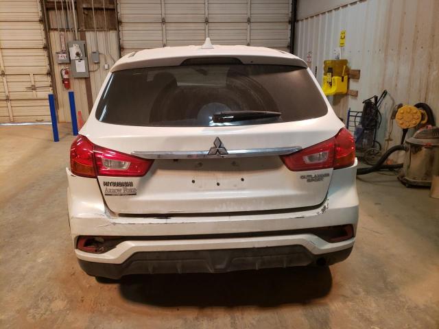 JA4AP3AU4JU022106 - 2018 MITSUBISHI OUTLANDER ES WHITE photo 6