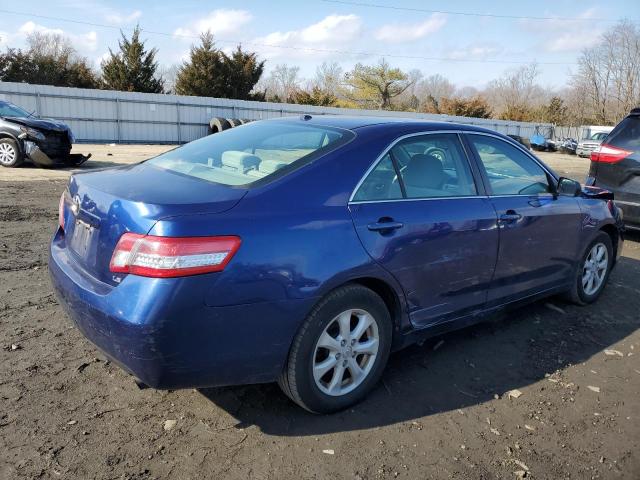 4T1BF3EK8BU724092 - 2011 TOYOTA CAMRY BASE BLUE photo 3