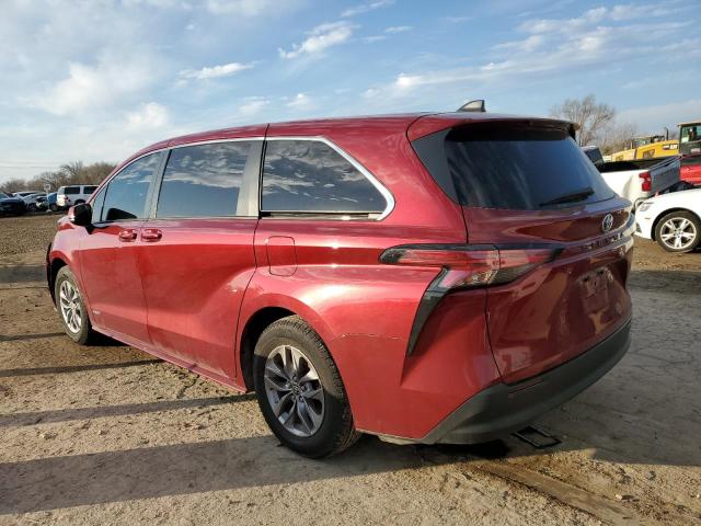 5TDKRKECXMS045561 - 2021 TOYOTA SIENNA LE RED photo 2