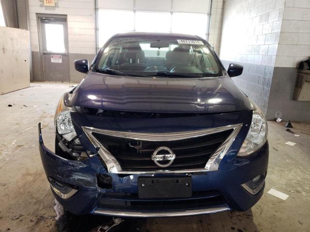 3N1CN7AP4JL806532 - 2018 NISSAN VERSA S BLUE photo 5