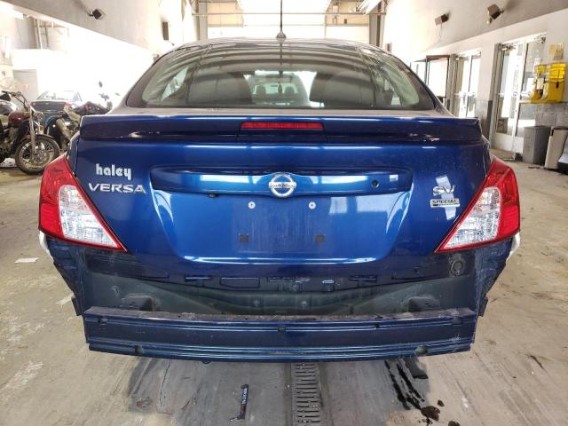 3N1CN7AP4JL806532 - 2018 NISSAN VERSA S BLUE photo 6