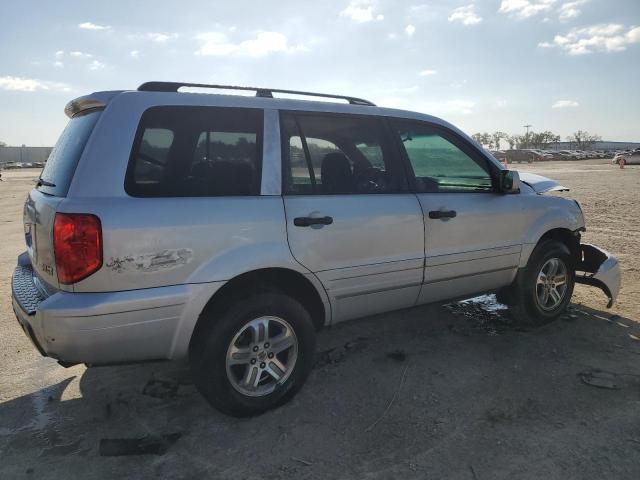 2HKYF18473H555095 - 2003 HONDA PILOT EX SILVER photo 3