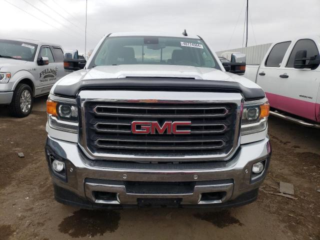 1GT12TEY5JF256020 - 2018 GMC SIERRA K2500 SLT WHITE photo 5