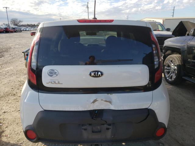 KNDJN2A23F7186036 - 2015 KIA SOUL WHITE photo 6