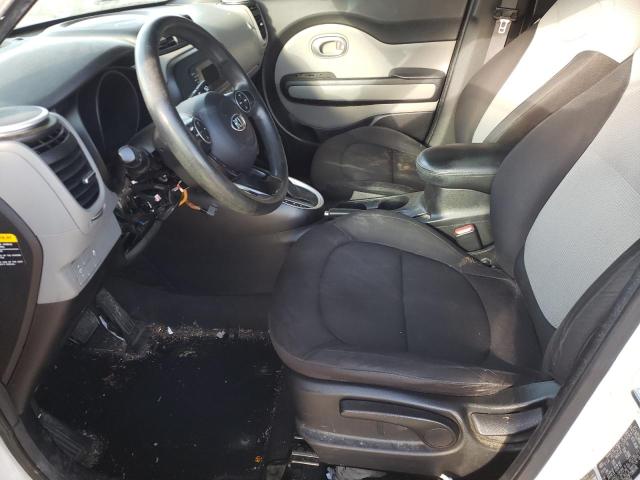 KNDJN2A23F7186036 - 2015 KIA SOUL WHITE photo 7