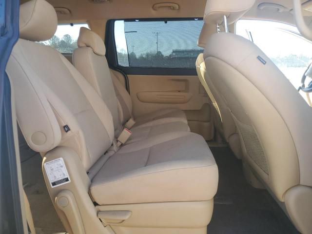 KNDMB5C10G6164787 - 2016 KIA SEDONA LX GOLD photo 11