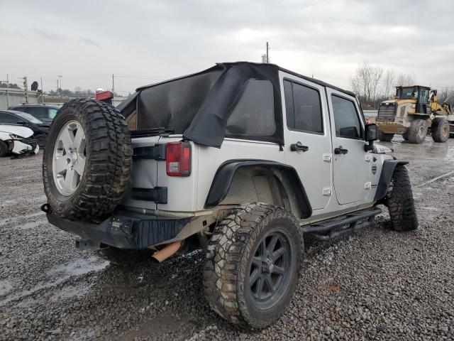 1J4BA5H15BL521842 - 2011 JEEP WRANGLER U SAHARA SILVER photo 3