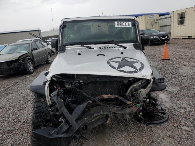 1J4BA5H15BL521842 - 2011 JEEP WRANGLER U SAHARA SILVER photo 5