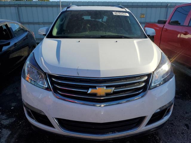 1GNKRHKD2HJ115810 - 2017 CHEVROLET TRAVERSE LT WHITE photo 5