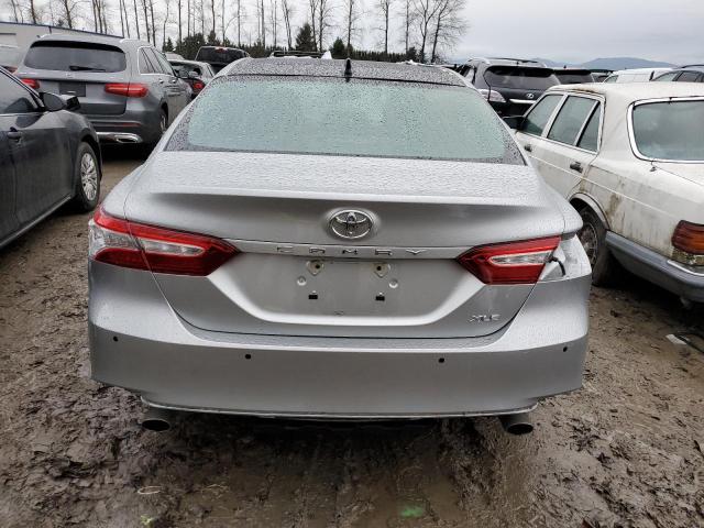 4T1BZ1HK7JU009035 - 2018 TOYOTA CAMRY XSE SILVER photo 6