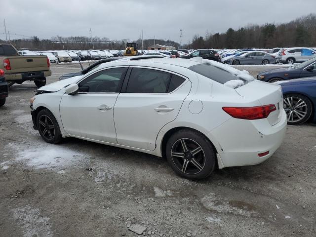 19VDE1F37DE009245 - 2013 ACURA ILX 20 WHITE photo 2