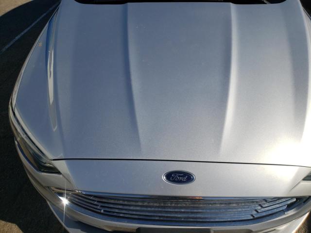 3FA6P0H71HR245818 - 2017 FORD FUSION SE SILVER photo 11