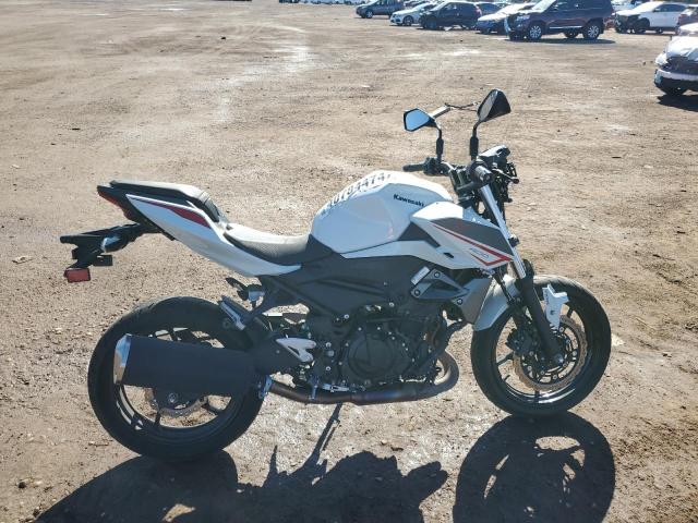 JKAERKD1XPDAM4016 - 2023 KAWASAKI ER400 D WHITE photo 1