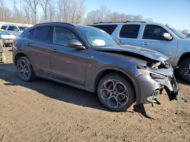 ZASPAKBN7N7D26562 - 2022 ALFA ROMEO STELVIO TI GRAY photo 4