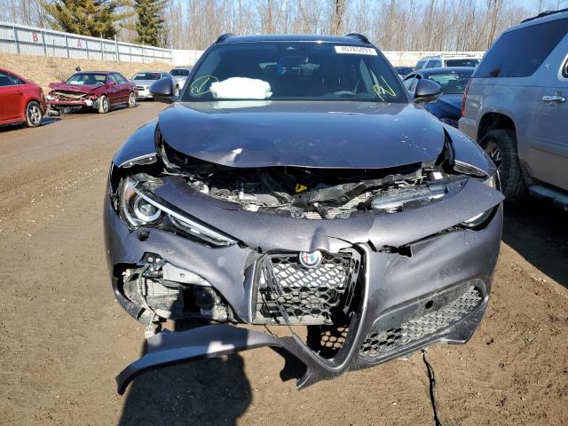 ZASPAKBN7N7D26562 - 2022 ALFA ROMEO STELVIO TI GRAY photo 5