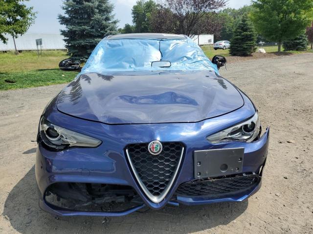 ZARFAEEN7J7574330 - 2018 ALFA ROMEO GIULIA TI Q4 BLUE photo 5