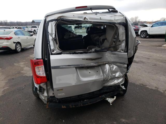 2A4RR8DG1BR690041 - 2011 CHRYSLER TOWN & COU TOURING L SILVER photo 6