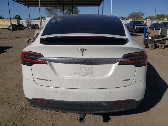 5YJXCBE29HF068449 - 2017 TESLA MODEL X WHITE photo 6