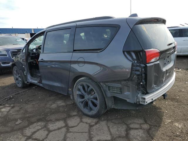 2C4RC1EG6JR289256 - 2018 CHRYSLER PACIFICA TOURING L PLUS GRAY photo 2