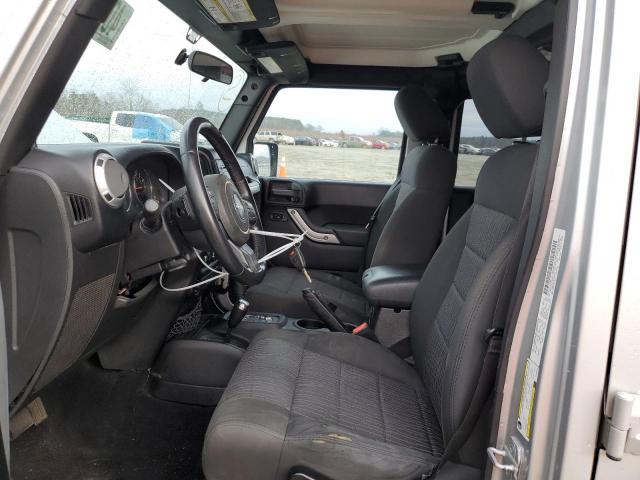 1C4BJWEG9CL260818 - 2012 JEEP WRANGLER U SAHARA SILVER photo 7