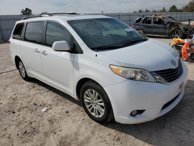 5TDYK3DC2ES425226 - 2014 TOYOTA SIENNA XLE WHITE photo 4