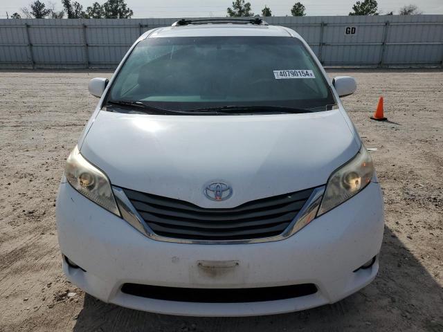 5TDYK3DC2ES425226 - 2014 TOYOTA SIENNA XLE WHITE photo 5