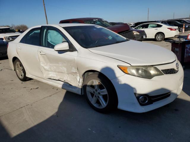 4T1BF1FKXCU550773 - 2012 TOYOTA CAMRY BASE WHITE photo 4