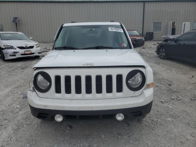 1C4NJRFB4FD240010 - 2015 JEEP PATRIOT LATITUDE WHITE photo 5