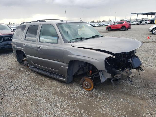 1GKEK63U35J171218 - 2005 GMC YUKON DENALI GRAY photo 4