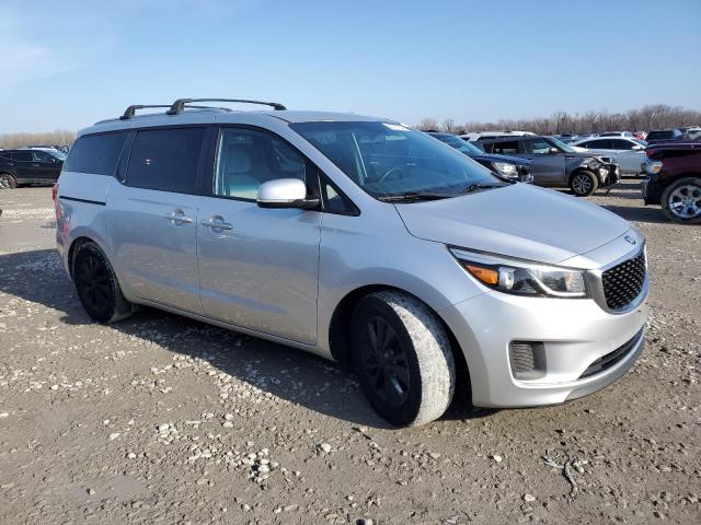 KNDMB5C17G6163247 - 2016 KIA SEDONA LX SILVER photo 4