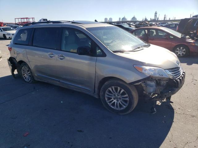 5TDYK3DC6FS540171 - 2015 TOYOTA SIENNA XLE SILVER photo 4