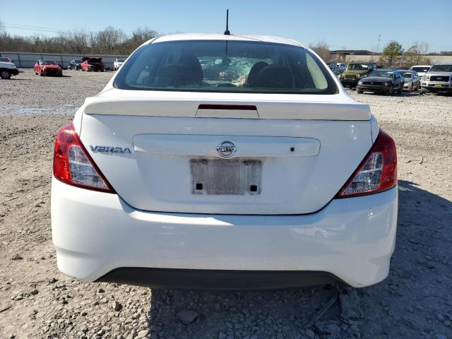 3N1CN7AP4JL828014 - 2018 NISSAN VERSA S WHITE photo 6