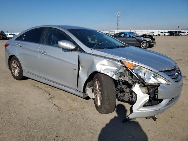 5NPEB4AC7EH907869 - 2014 HYUNDAI SONATA GLS SILVER photo 4