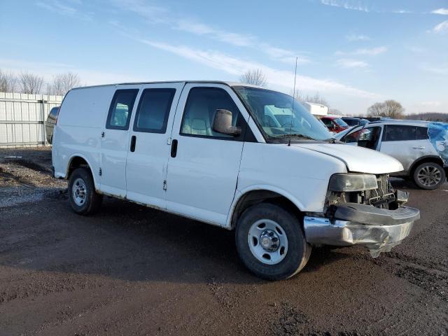 1GTW7FCA1D1137591 - 2013 GMC SAVANA G2500 WHITE photo 4