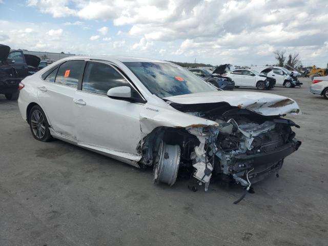 4T1BD1FK8HU206324 - 2017 TOYOTA CAMRY HYBRID WHITE photo 4