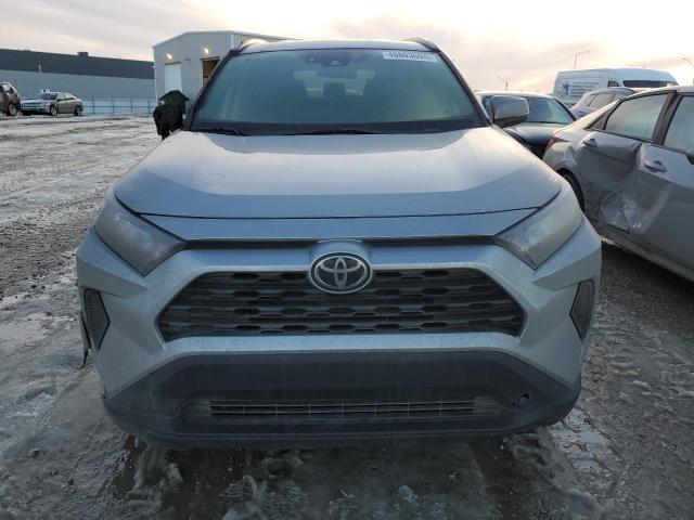 2T3B1RFV1KC032761 - 2019 TOYOTA RAV4 LE Silber Foto 5