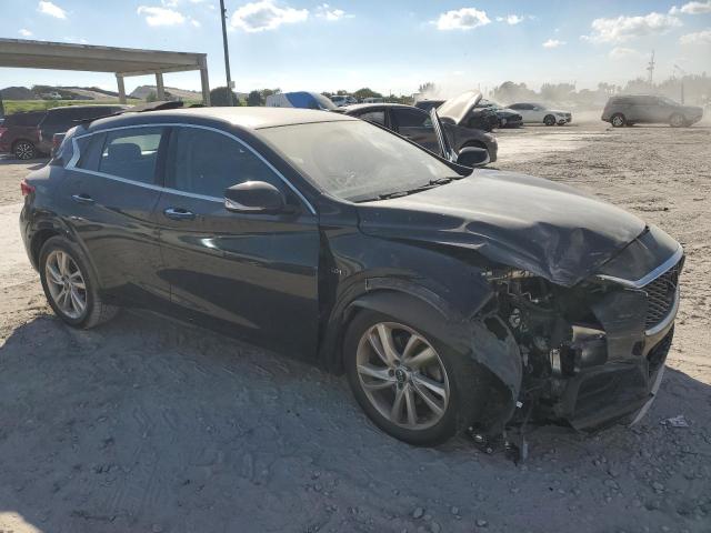 SJKCH5CP5JA049134 - 2018 INFINITI QX30 BASE BLACK photo 4
